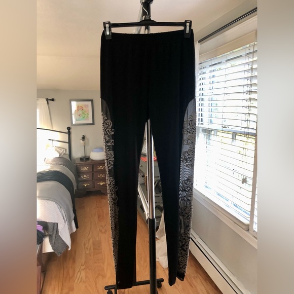 VENUS Pants - Venus Black Sexy Leggings size small NWOT
